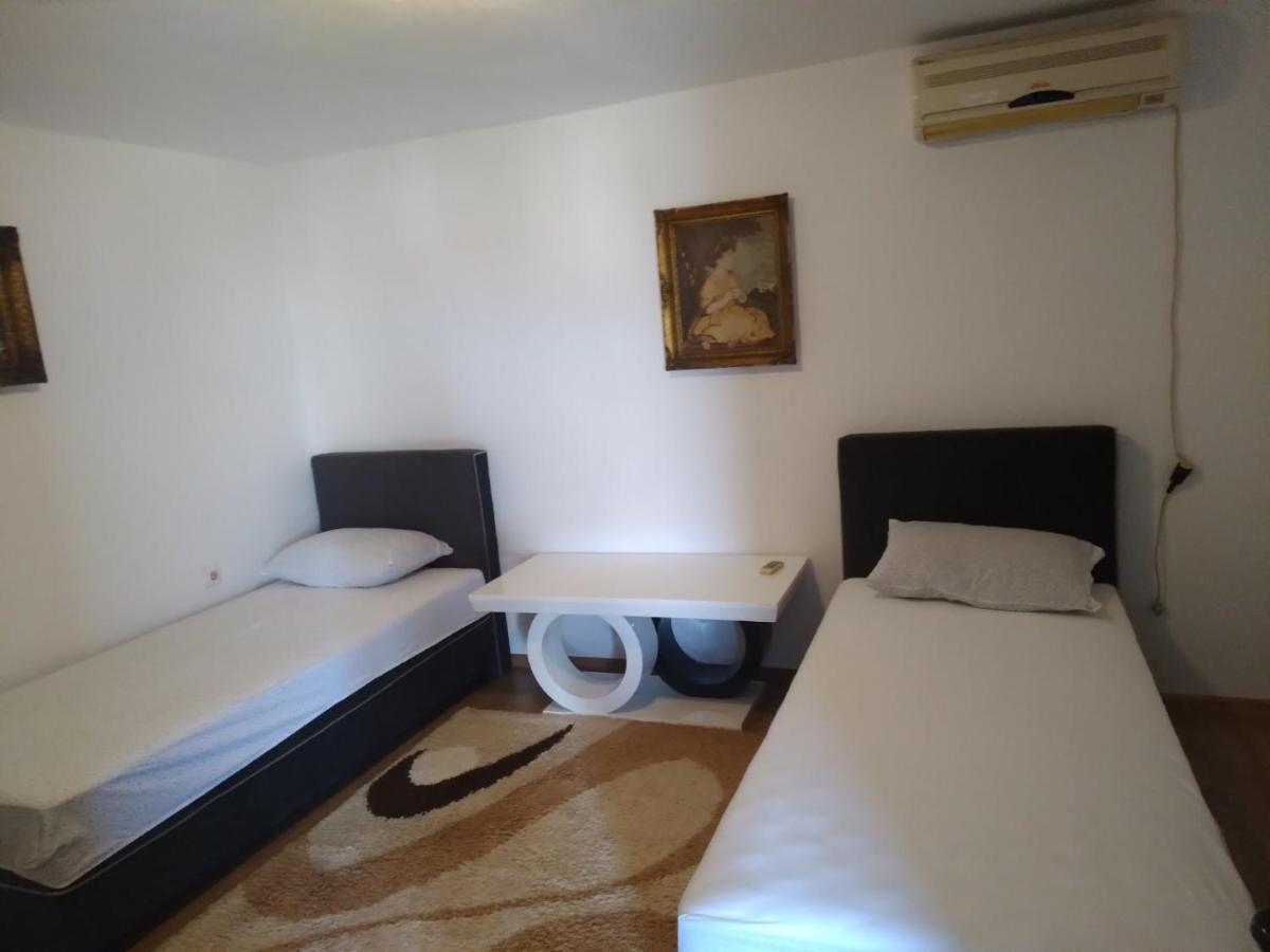 Apartmani Ruza Подгорица Екстериор снимка